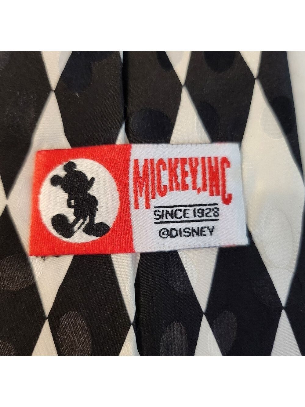 Mickey INC 100% SILK MICKEY MOUSE TIE - Picture 6 of 6